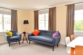 **Spotless, Bright 2 Double Bed, Period Features**